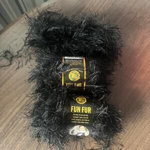 Black Fur yarn bundle